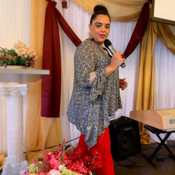 Meet your Posher, Karen - Picture 1 of 1